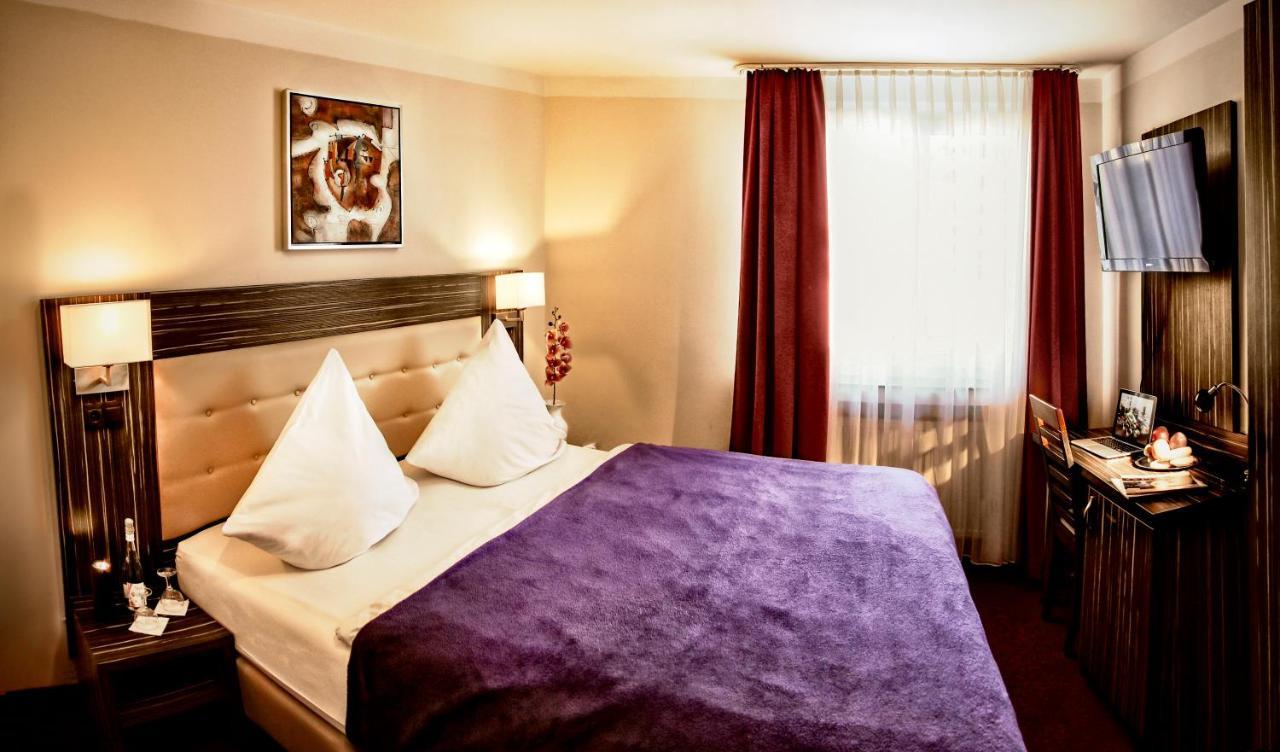 Hotel Famosa Düsseldorf