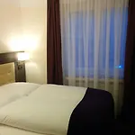 Hotel Famosa